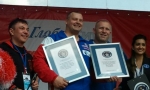 Александр Муромский установил два новых мировых рекорда для Книги Гиннеса. Фото: ИА REX