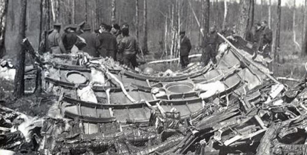 Обломки самолёта Ту-104
