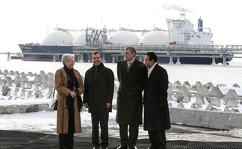 Дмитрий Медведев, Таро Асо, принц Эндрю и Мария ван дер Хувен. 2009 год. Фото: kremlin.ru
