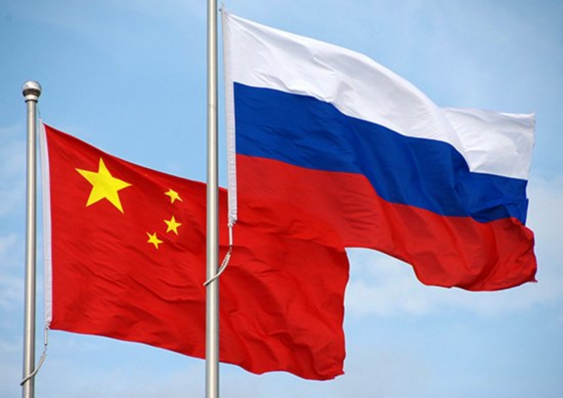 Флаги России и Китая. Mil.ru