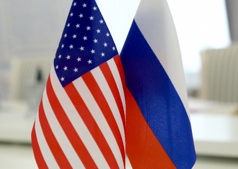 Флаги РФ и США. Фото пресс-службы Минобороны РФ