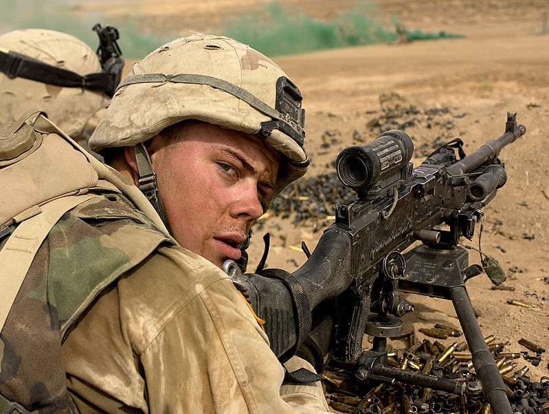 Военнослужащий роты «Альфа» морской пехоты США в Ираке, 2003 (cc) USArmy