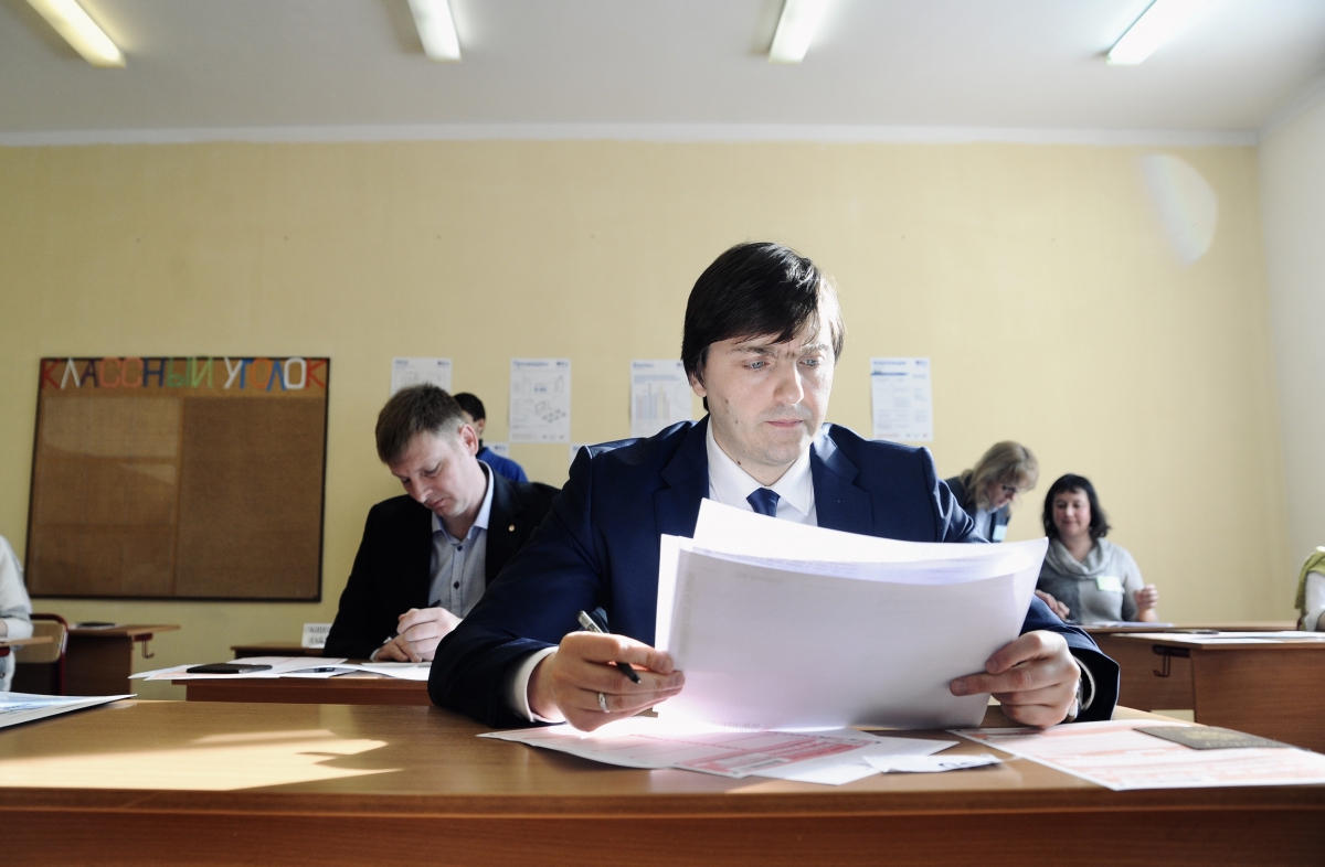 Сергей Кравцов в школе. Фото: Дарья Ильина © REX