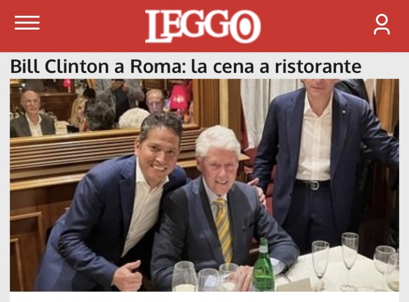 Билл Клинтон в ресторане в центре Рима. Фото:leggo.it