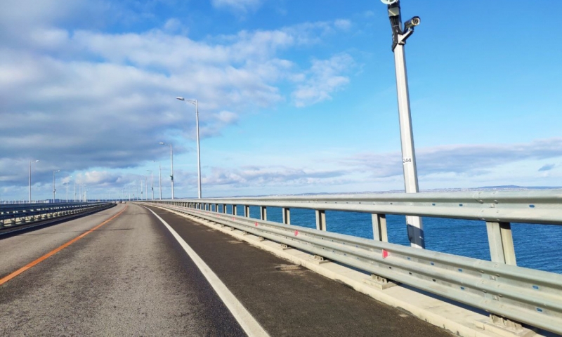 Движение по Крымскому мосту перекрыто второй раз за сутки