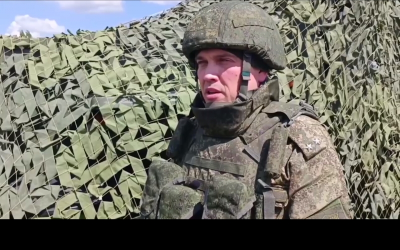 Начальник пресс-центра группировки «Восток» Олег Чехов. Скриншот из видеосообщения Минобороны РФ