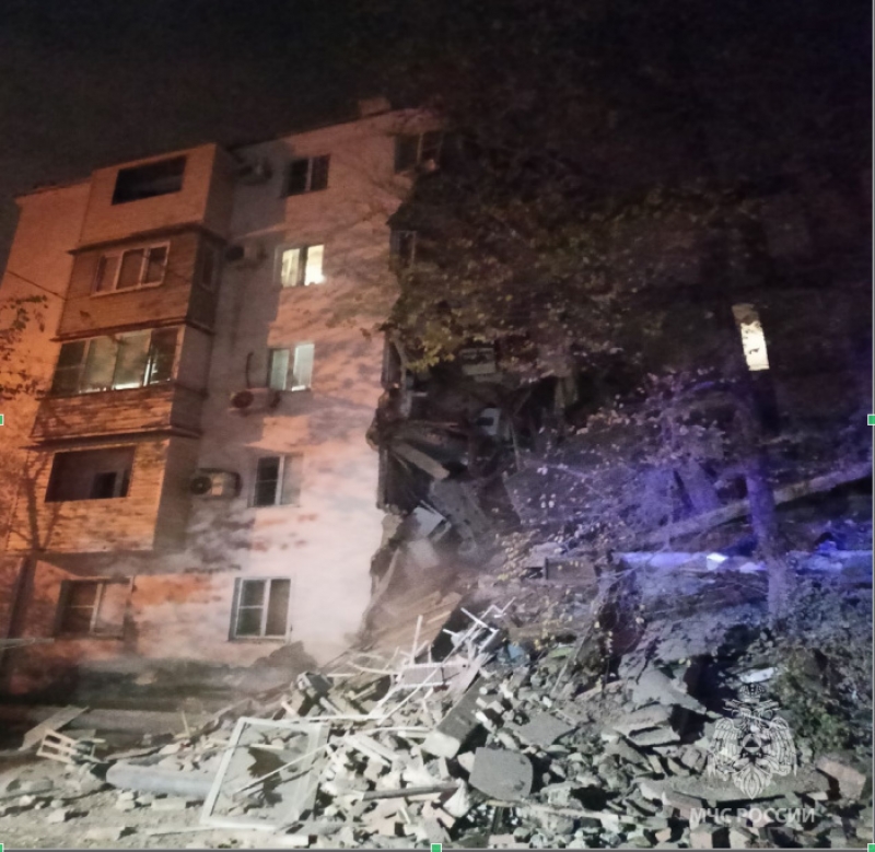 Астрахань, обрушение жилого дома. Пресс-служба ГУ МЧС по Астраханской области