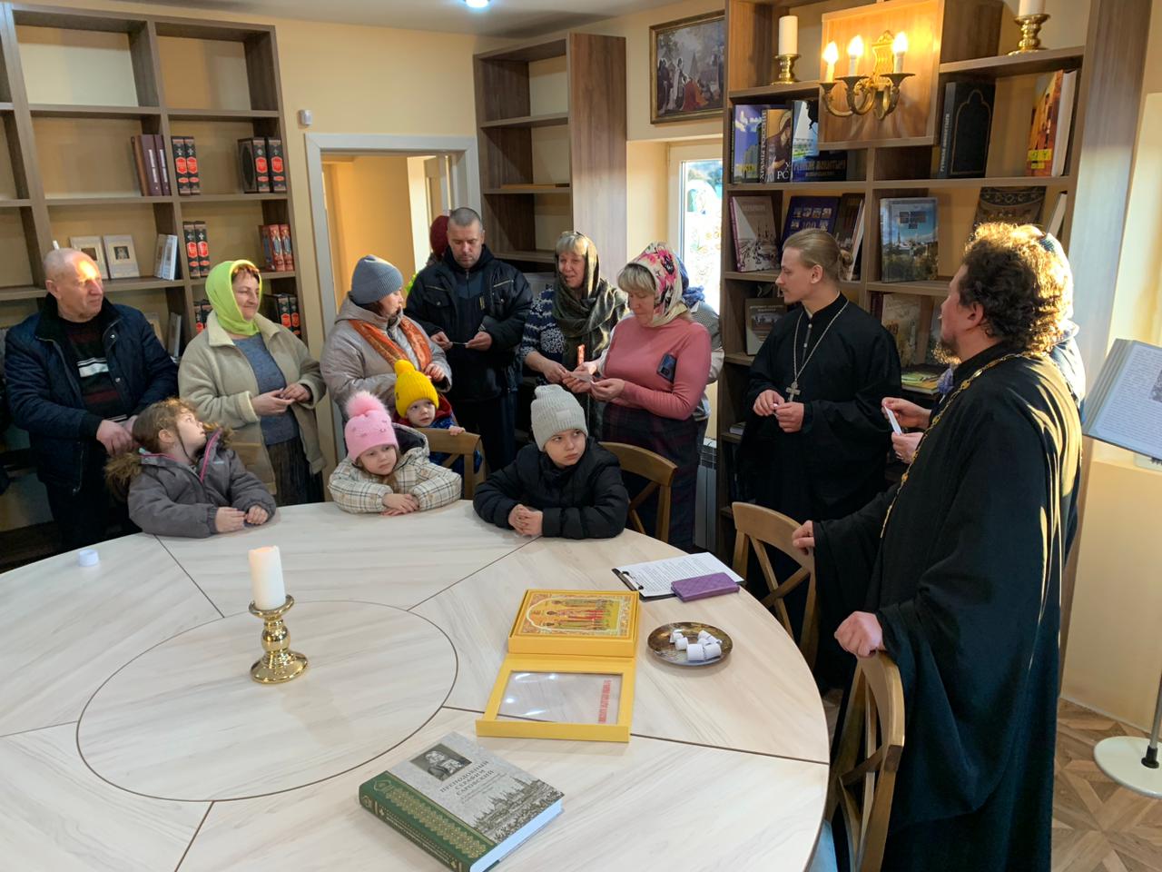 На территории храма калужского села Тимашово открылась приходская православная библиотека
