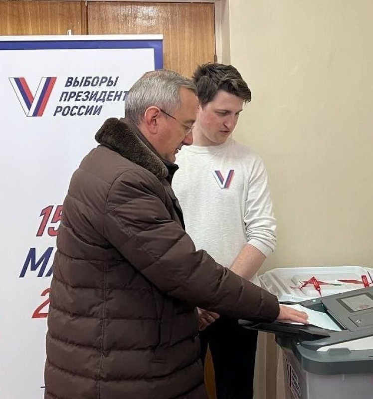 Калужский губернатор проголосовал на выборах президента страны