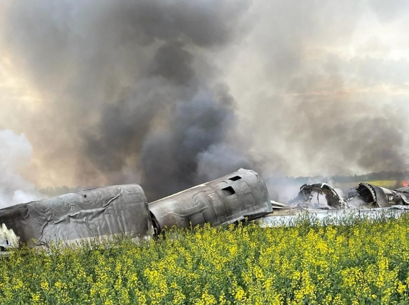 В Ставропольской крае упал военный Ту-22М3, один член экипажа погиб