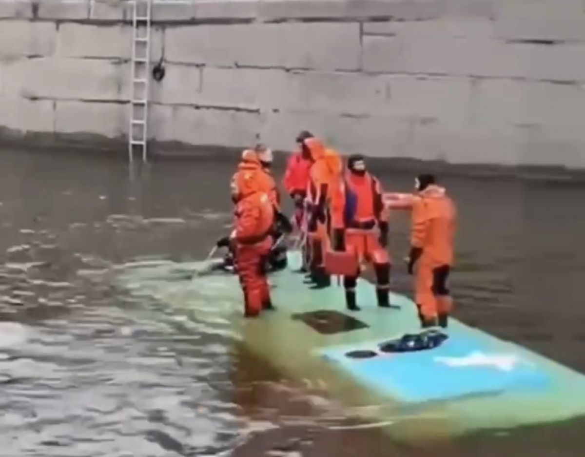 В Петербурге задержан водитель автобуса, упавшего в реку