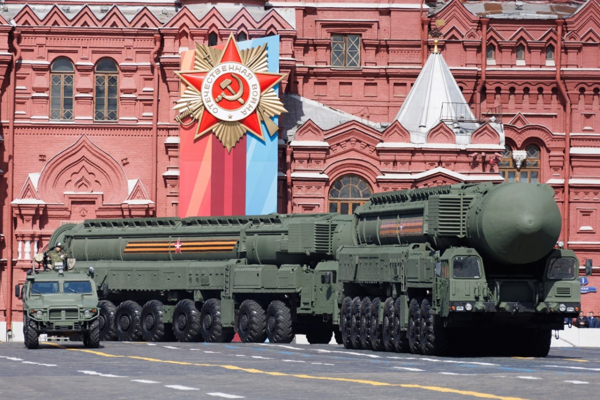 Колонны со стратегическим ядерным оружием прошли по Красной площади